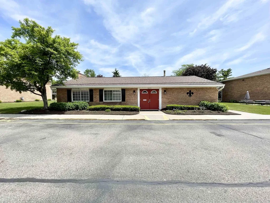 30703 Shiawassee Street Farmington Hills City MI 48336