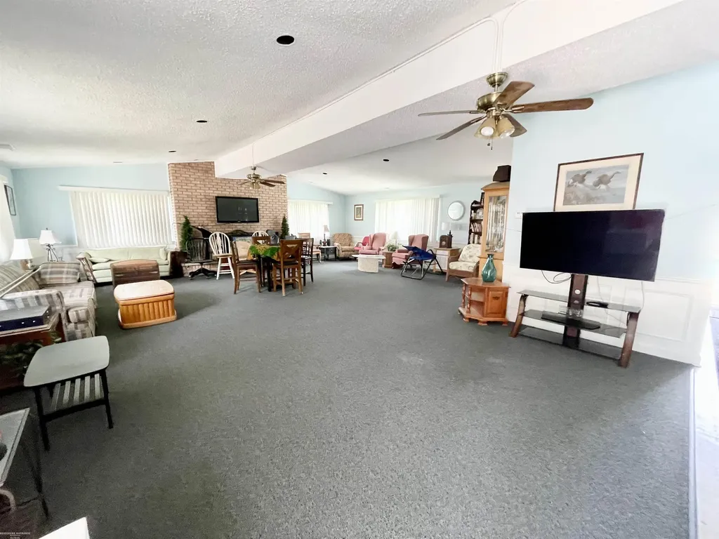 30703 Shiawassee Street Farmington Hills City MI 48336