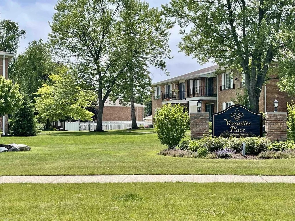 30703 Shiawassee Street Farmington Hills City MI 48336