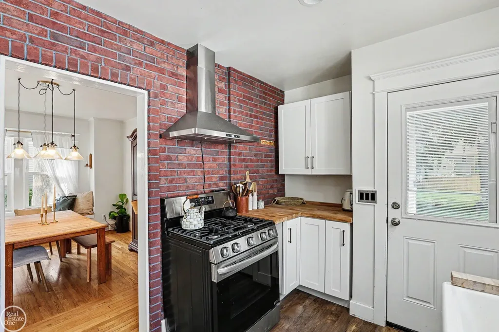 149 Pleasant Street Romeo Village MI 48065
