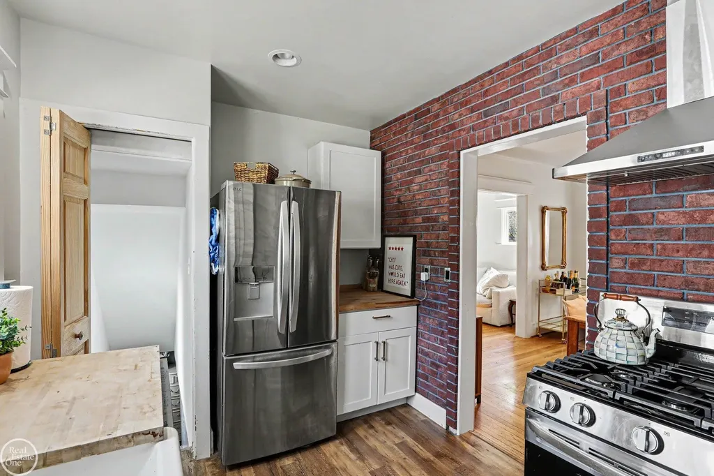 149 Pleasant Street Romeo Village MI 48065