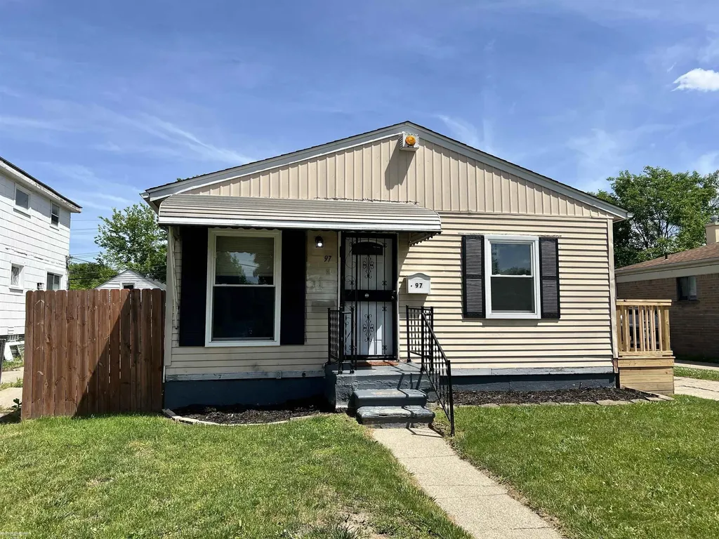 97 Beyne Street Mt. Clemens City MI 48043