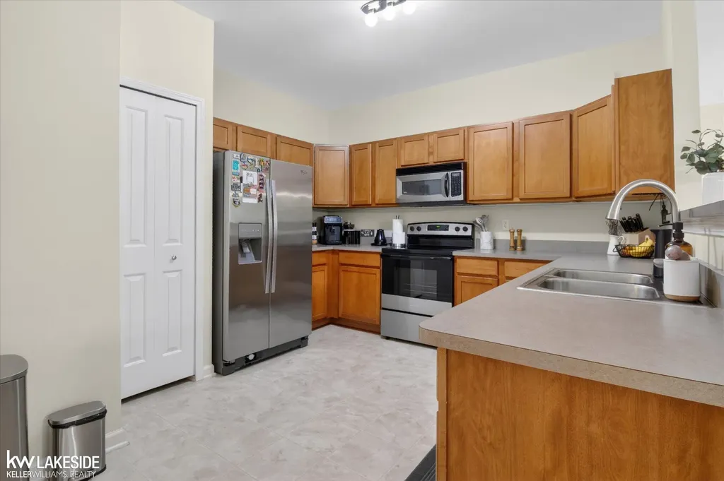 4050 Radcliff Drive Canton Charter Township MI 48188