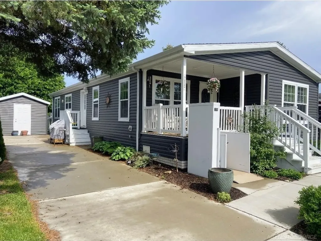 7122 Belmont Lane Hamburg Township MI 48189