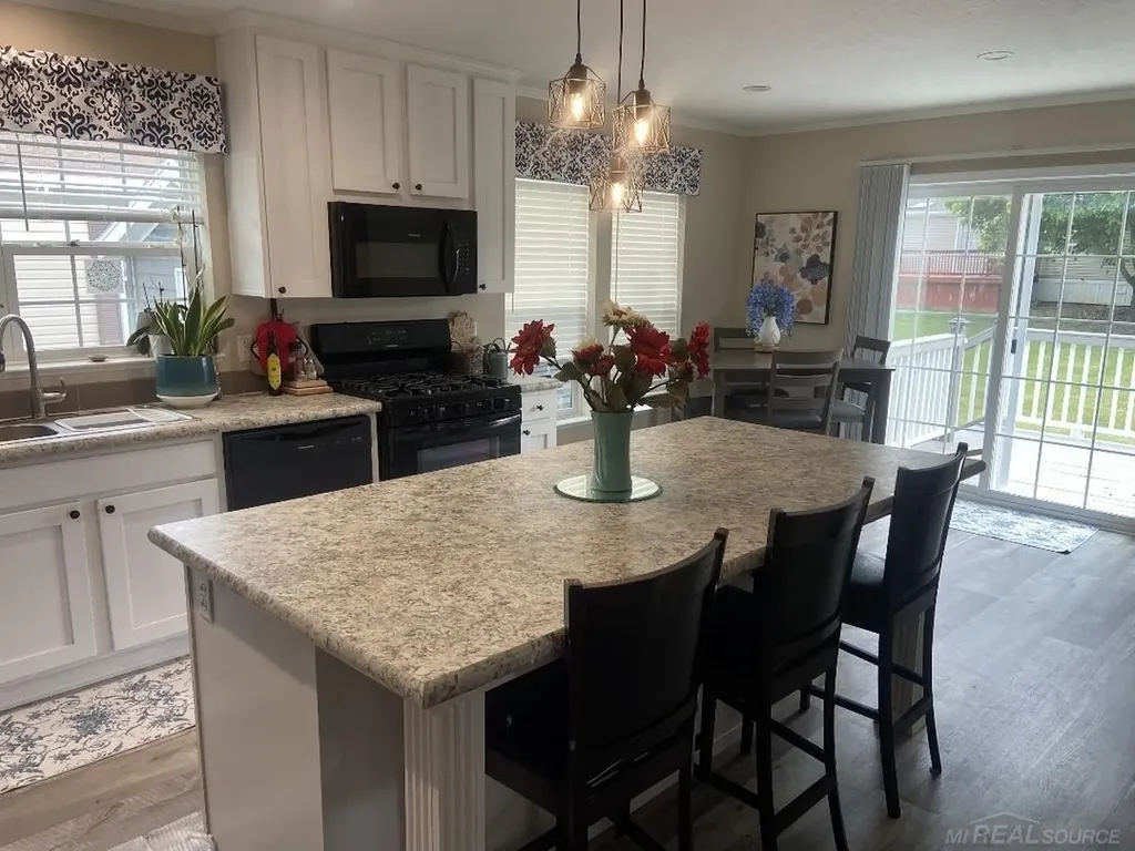 7122 Belmont Lane Hamburg Township MI 48189