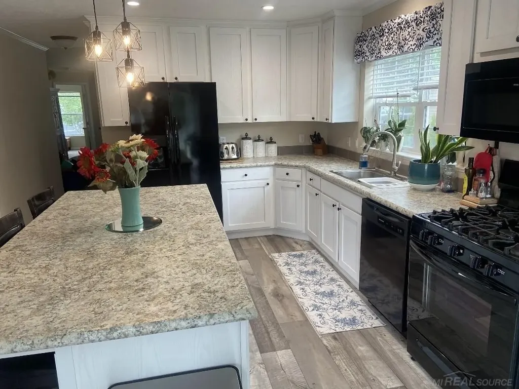 7122 Belmont Lane Hamburg Township MI 48189