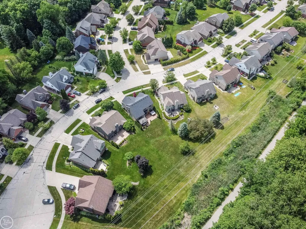 57667 Yorkshire Court Washington Township MI 48094