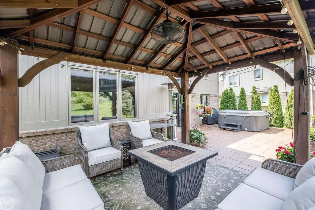 57667 Yorkshire Court Washington Township MI 48094