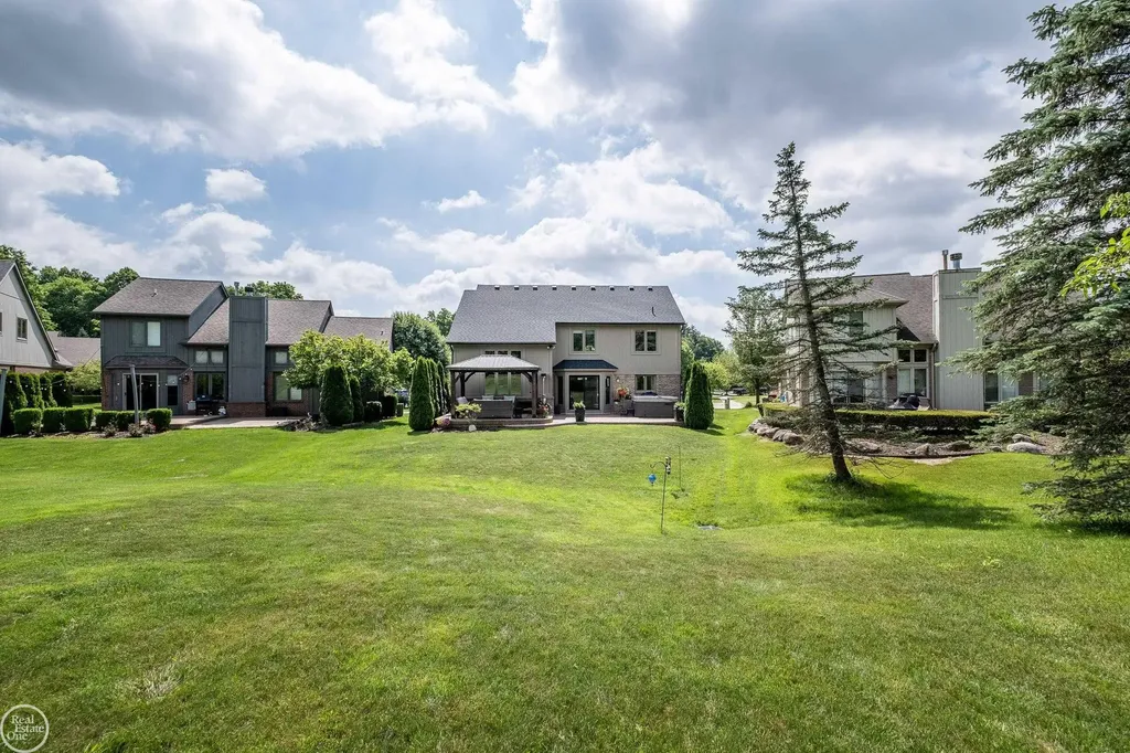 57667 Yorkshire Court Washington Township MI 48094