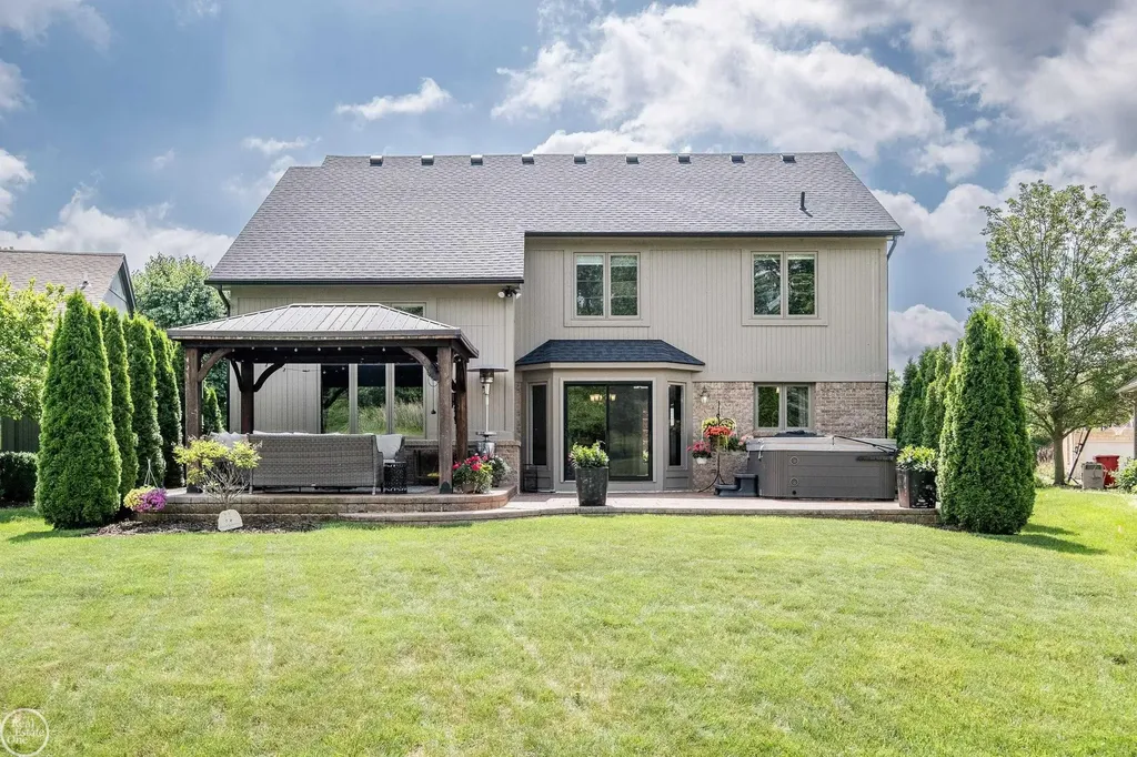 57667 Yorkshire Court Washington Township MI 48094