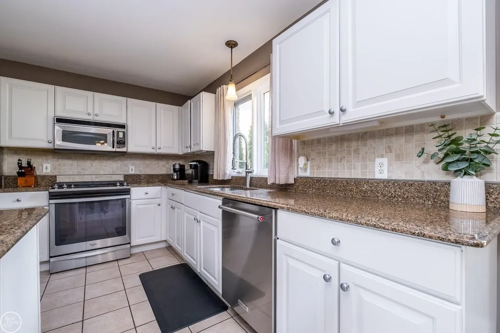 57667 Yorkshire Court Washington Township MI 48094