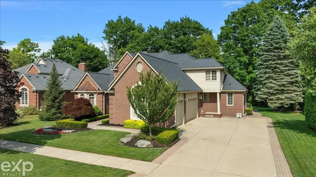 54380 Sassafras Drive Shelby Charter Township MI 48315