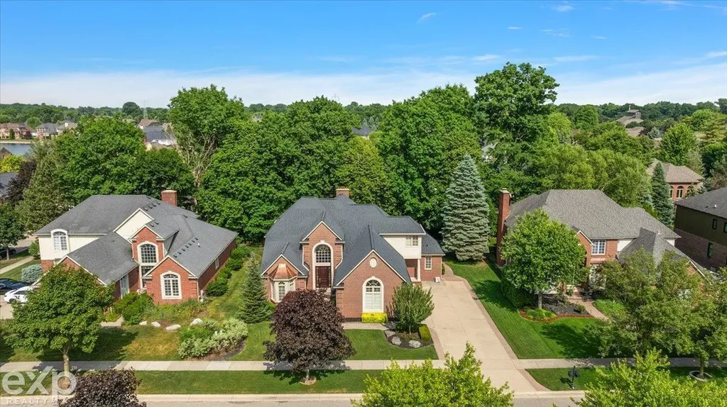 54380 Sassafras Drive Shelby Charter Township MI 48315