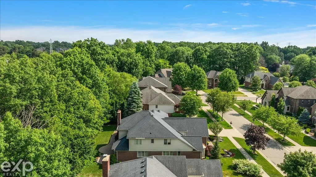 54380 Sassafras Drive Shelby Charter Township MI 48315