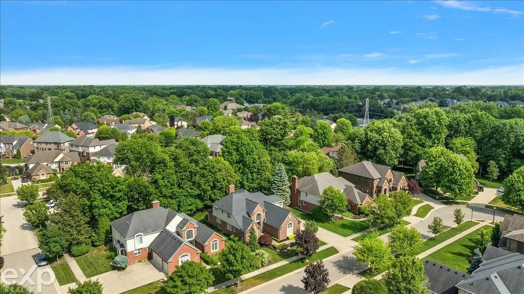 54380 Sassafras Drive Shelby Charter Township MI 48315