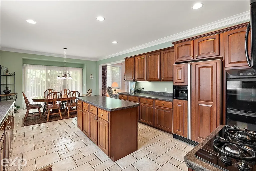 54380 Sassafras Drive Shelby Charter Township MI 48315