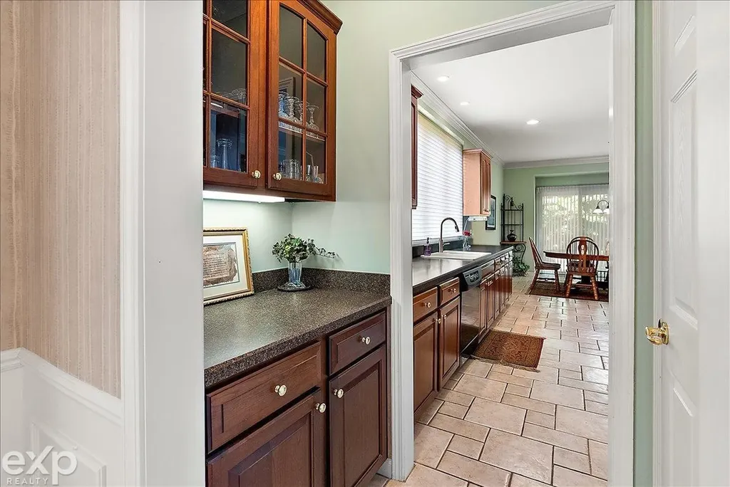 54380 Sassafras Drive Shelby Charter Township MI 48315