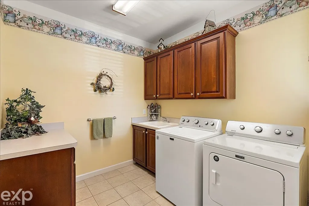 54380 Sassafras Drive Shelby Charter Township MI 48315