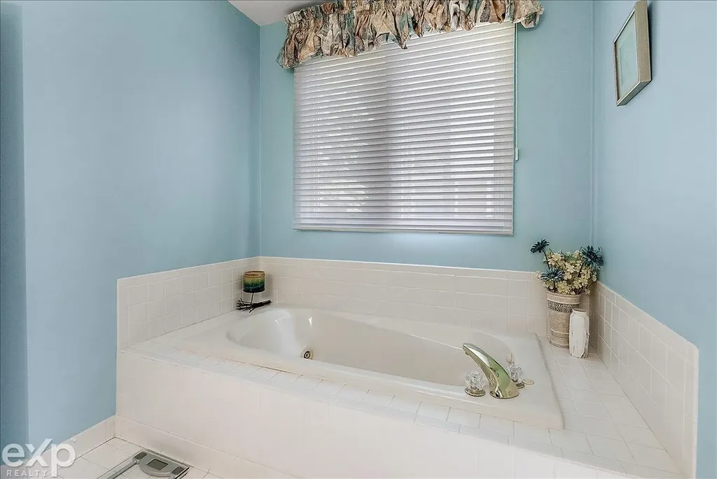 54380 Sassafras Drive Shelby Charter Township MI 48315
