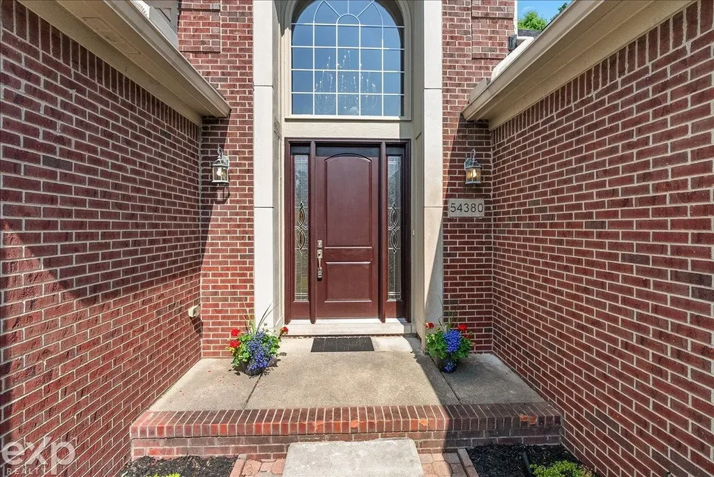 54380 Sassafras Drive Shelby Charter Township MI 48315
