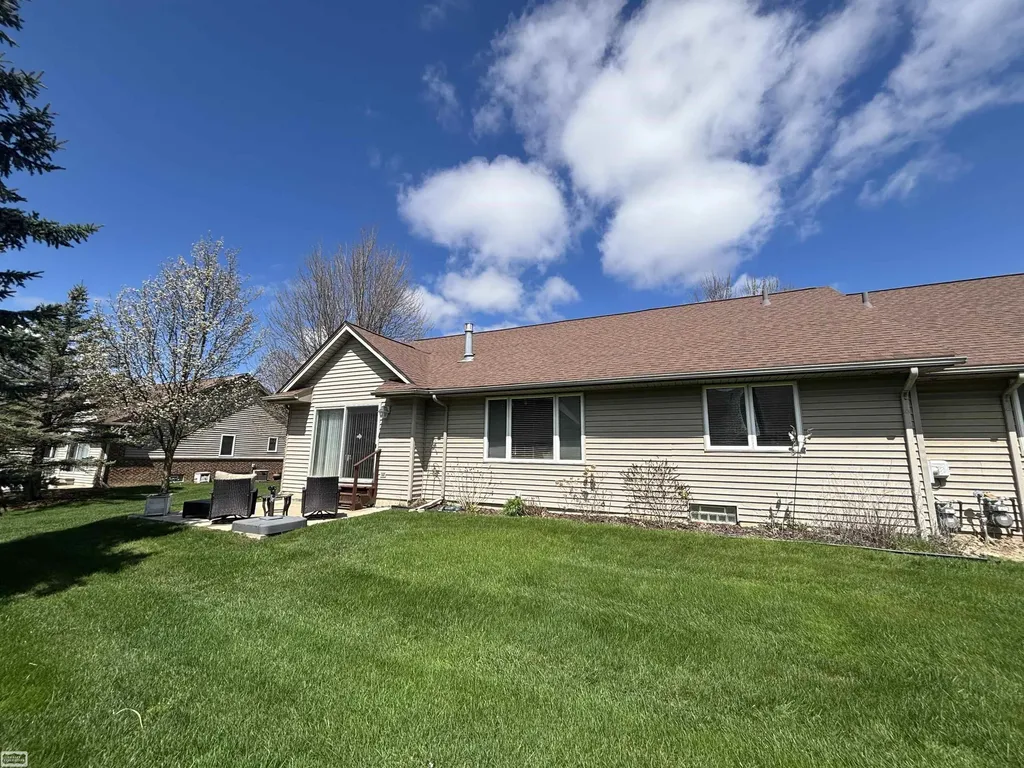 34904 Chickadee Ridge Richmond City MI 48062