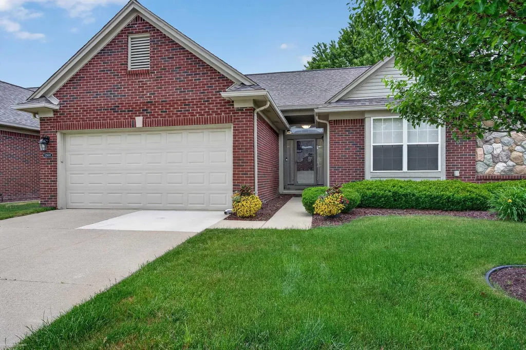 52688 Sable Drive Macomb Township MI 48042