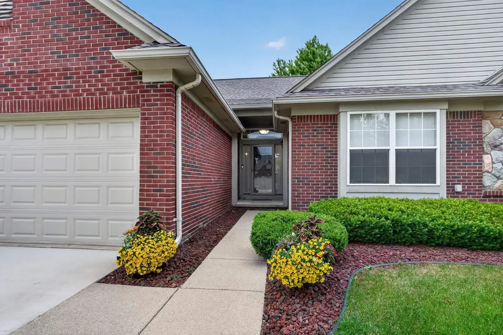 52688 Sable Drive Macomb Township MI 48042