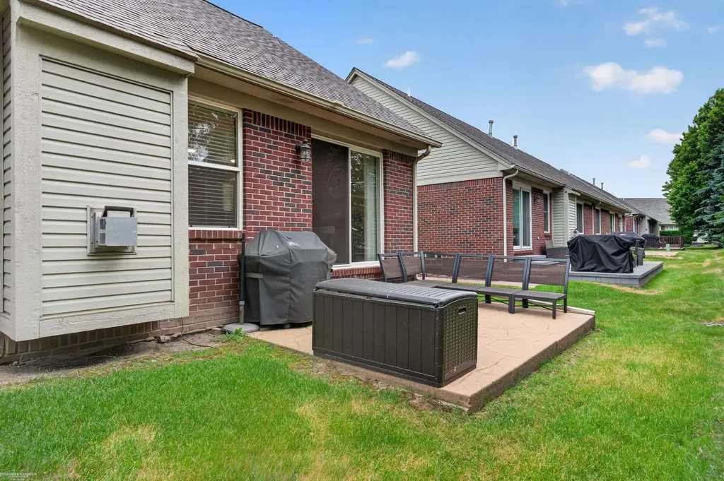 52688 Sable Drive Macomb Township MI 48042