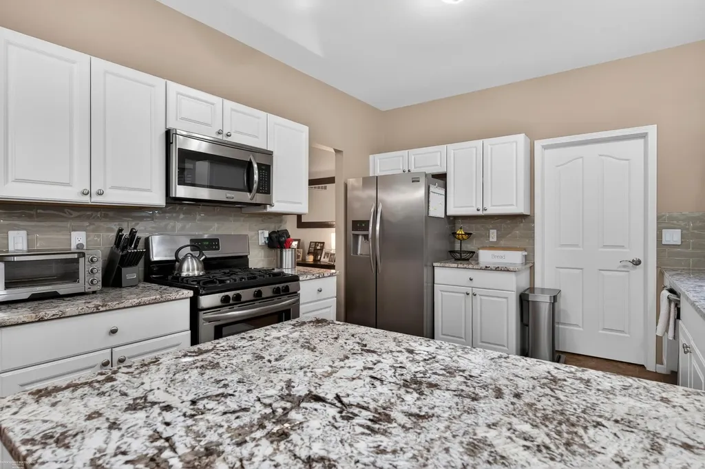 52688 Sable Drive Macomb Township MI 48042