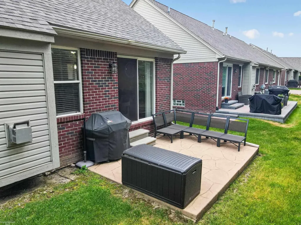 52688 Sable Drive Macomb Township MI 48042