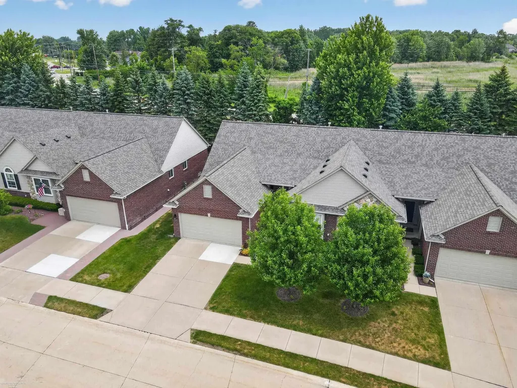 52688 Sable Drive Macomb Township MI 48042
