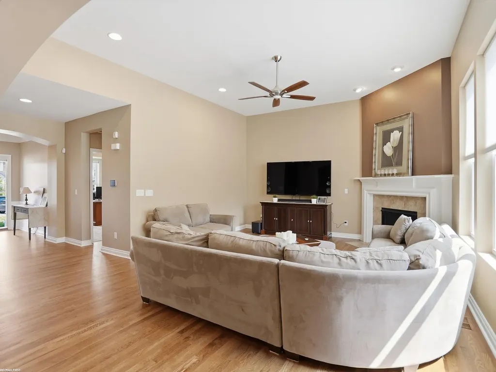 49090 Camarosa Lane Macomb Township MI 48044
