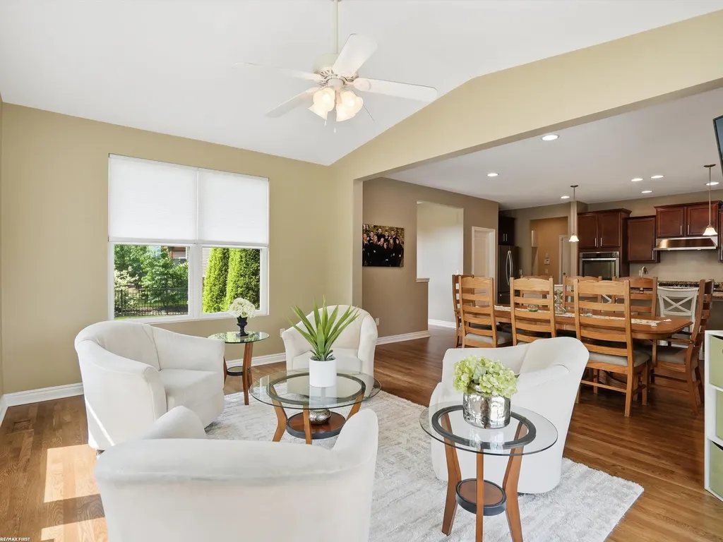 49090 Camarosa Lane Macomb Township MI 48044