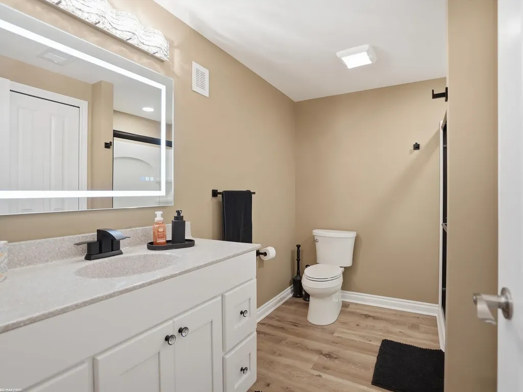 49090 Camarosa Lane Macomb Township MI 48044