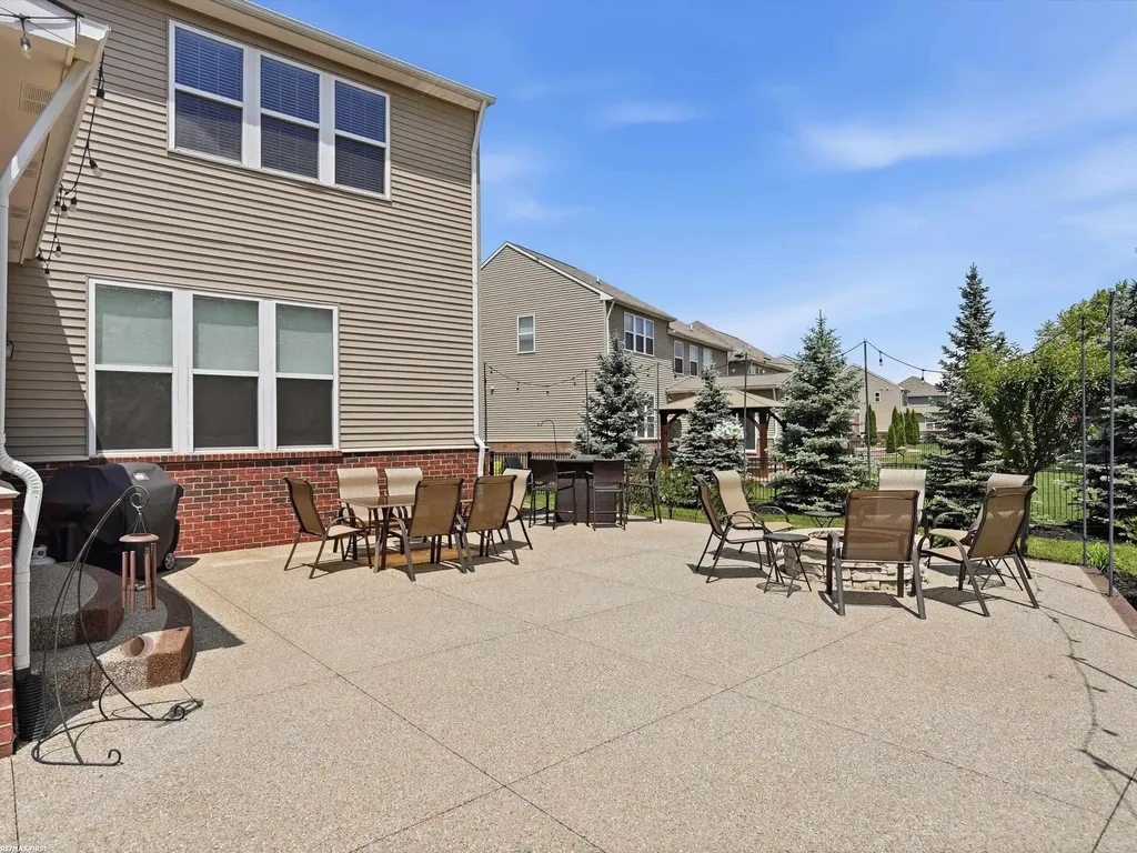 49090 Camarosa Lane Macomb Township MI 48044