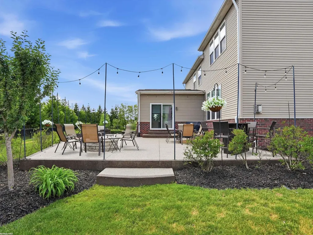 49090 Camarosa Lane Macomb Township MI 48044