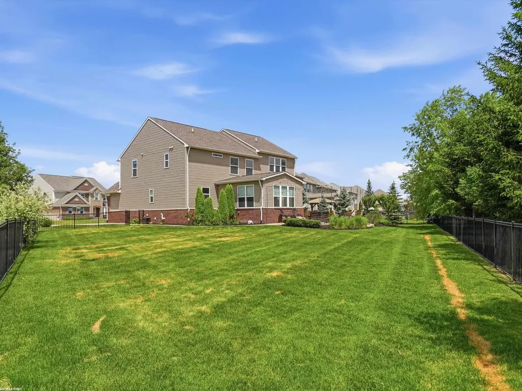 49090 Camarosa Lane Macomb Township MI 48044