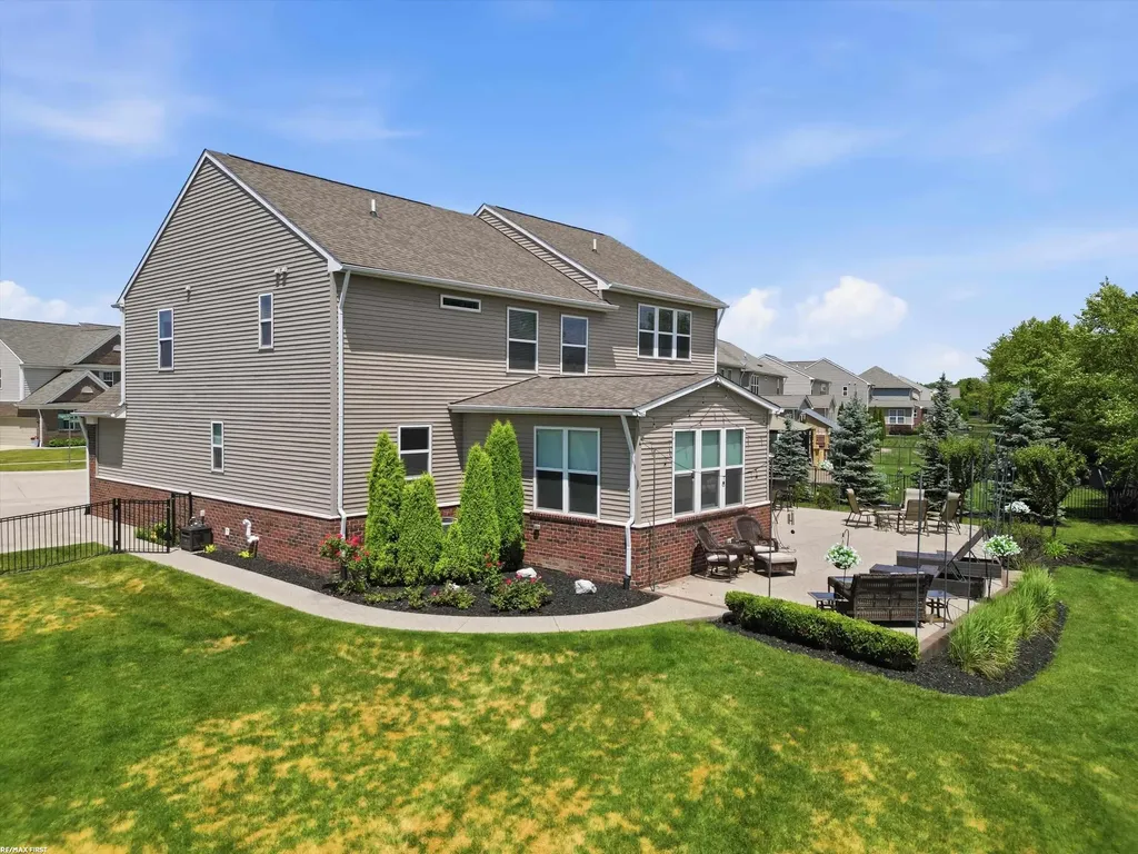 49090 Camarosa Lane Macomb Township MI 48044