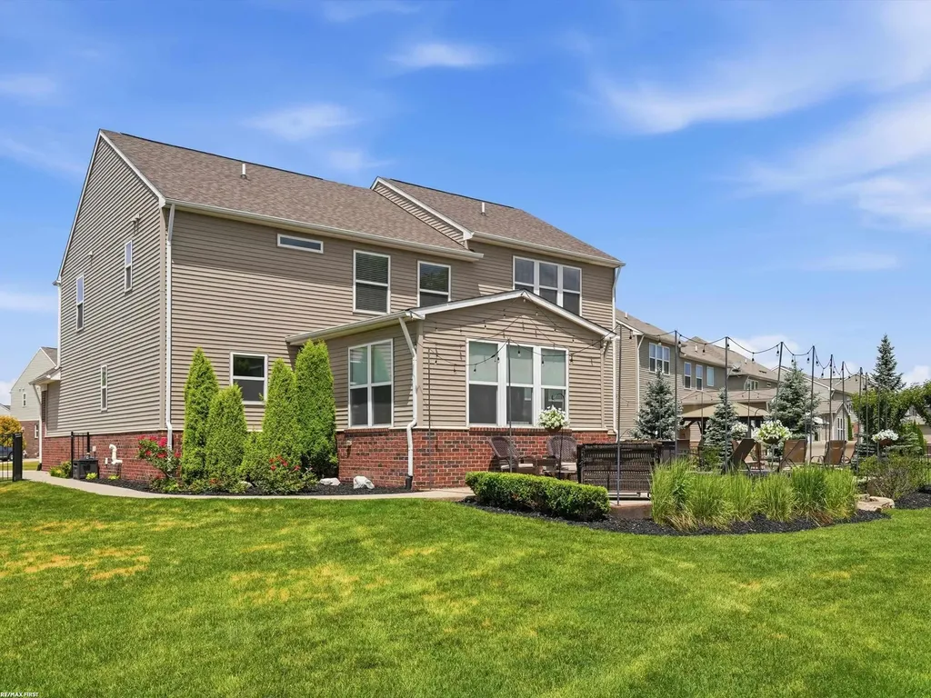 49090 Camarosa Lane Macomb Township MI 48044