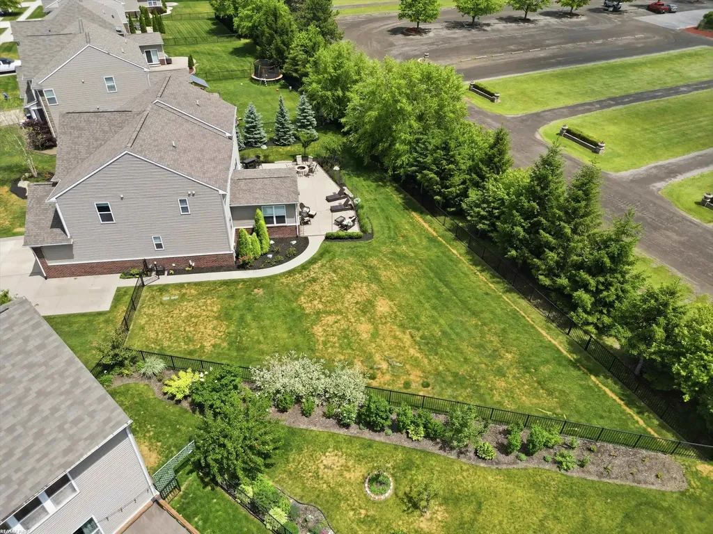 49090 Camarosa Lane Macomb Township MI 48044
