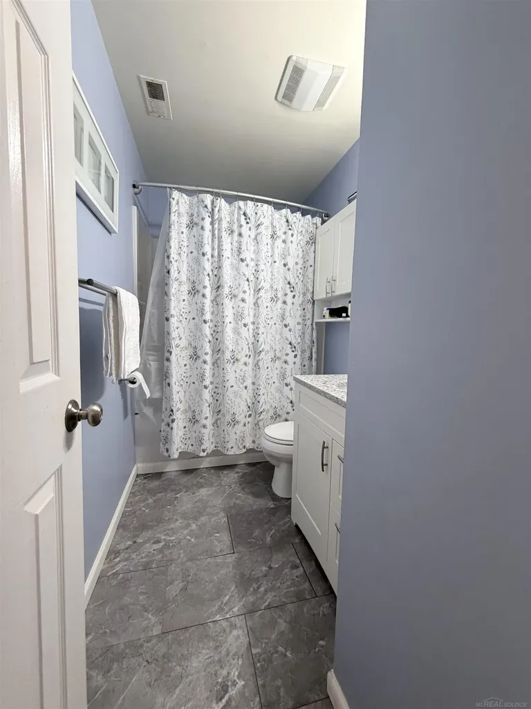 25264 Wiseman Street Roseville City MI 48066