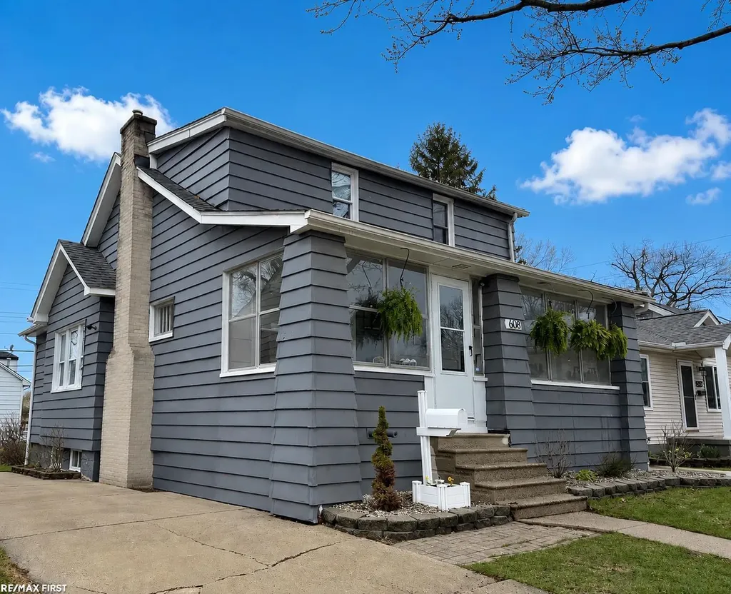 608 S Edgeworth Avenue Royal Oak City MI 48067
