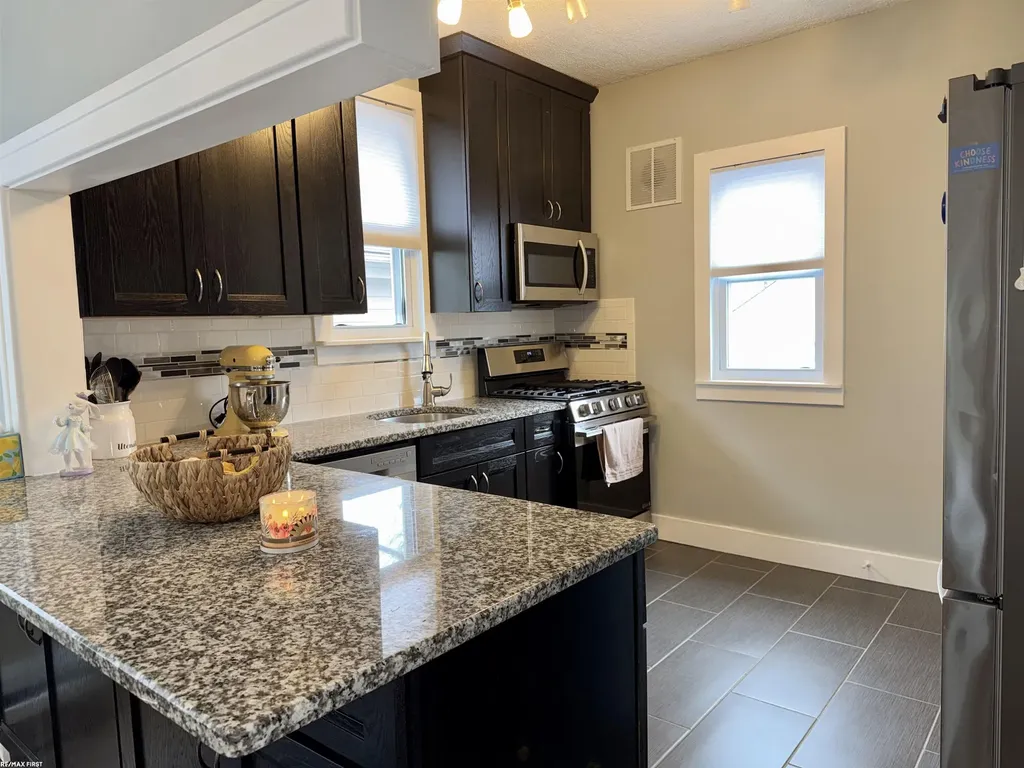 608 S Edgeworth Avenue Royal Oak City MI 48067