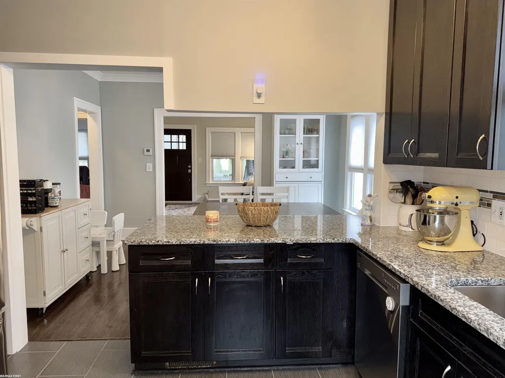 608 S Edgeworth Avenue Royal Oak City MI 48067