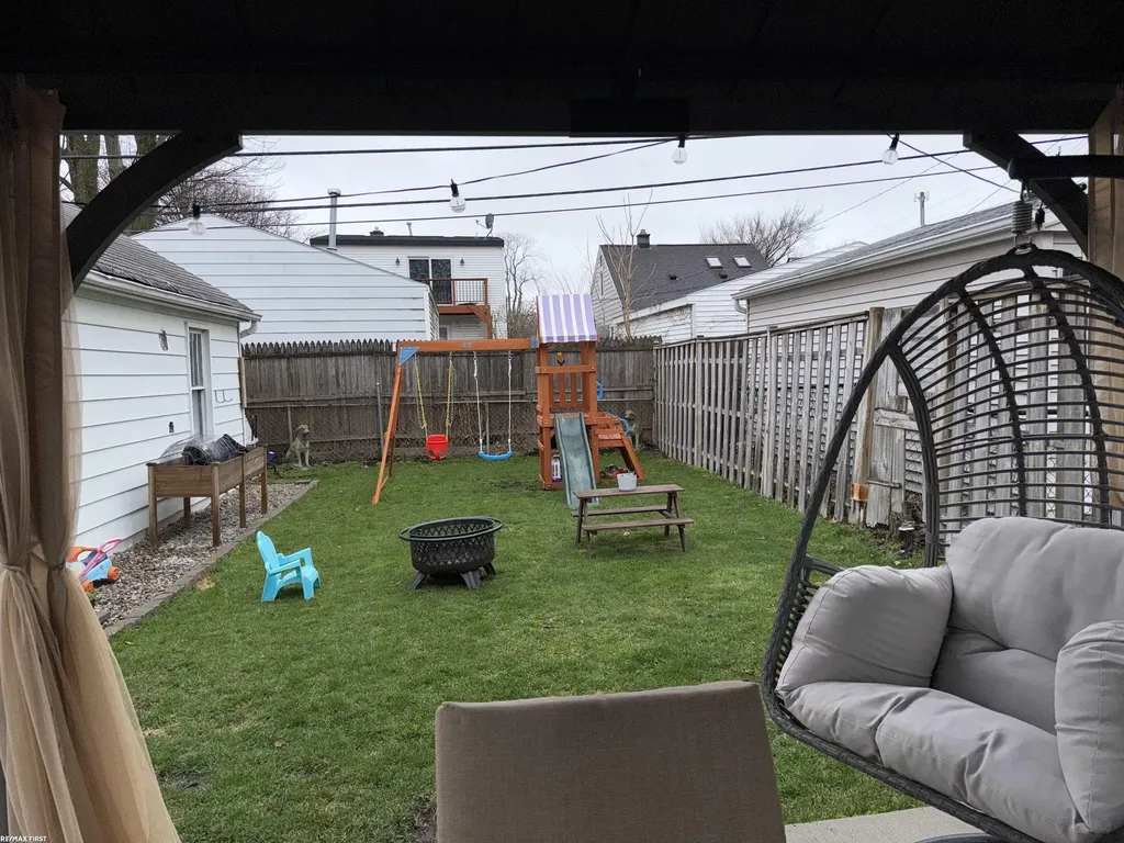 608 S Edgeworth Avenue Royal Oak City MI 48067