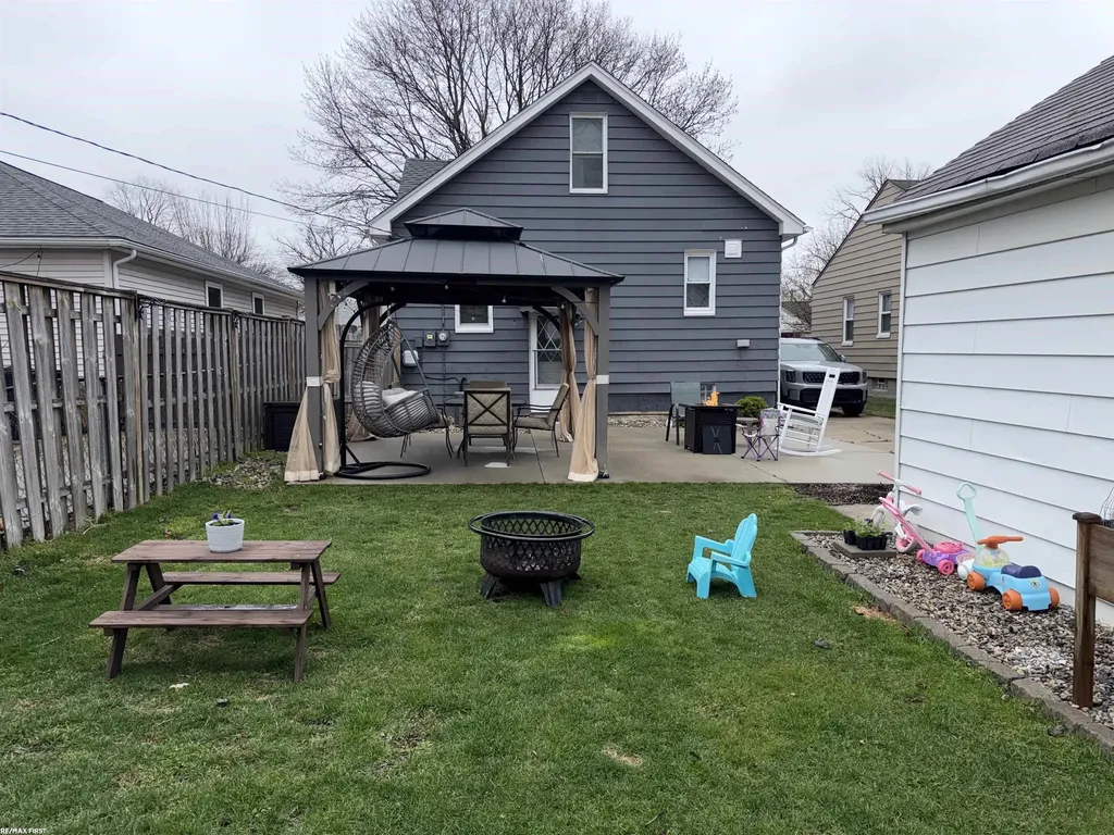 608 S Edgeworth Avenue Royal Oak City MI 48067