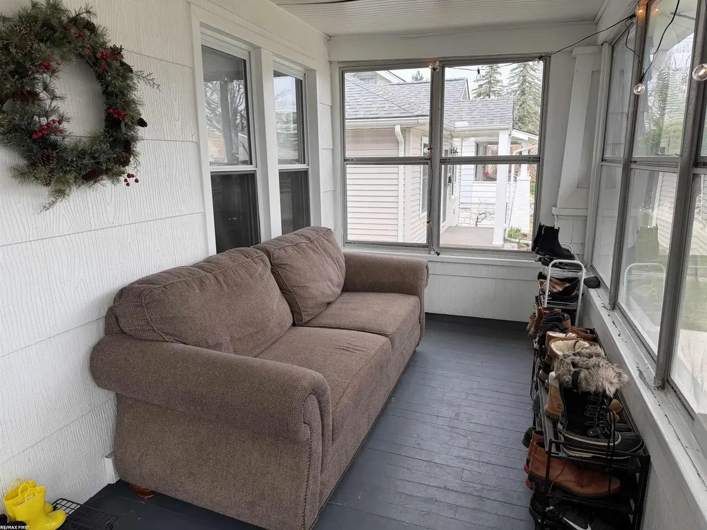 608 S Edgeworth Avenue Royal Oak City MI 48067