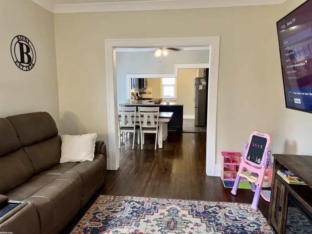 608 S Edgeworth Avenue Royal Oak City MI 48067