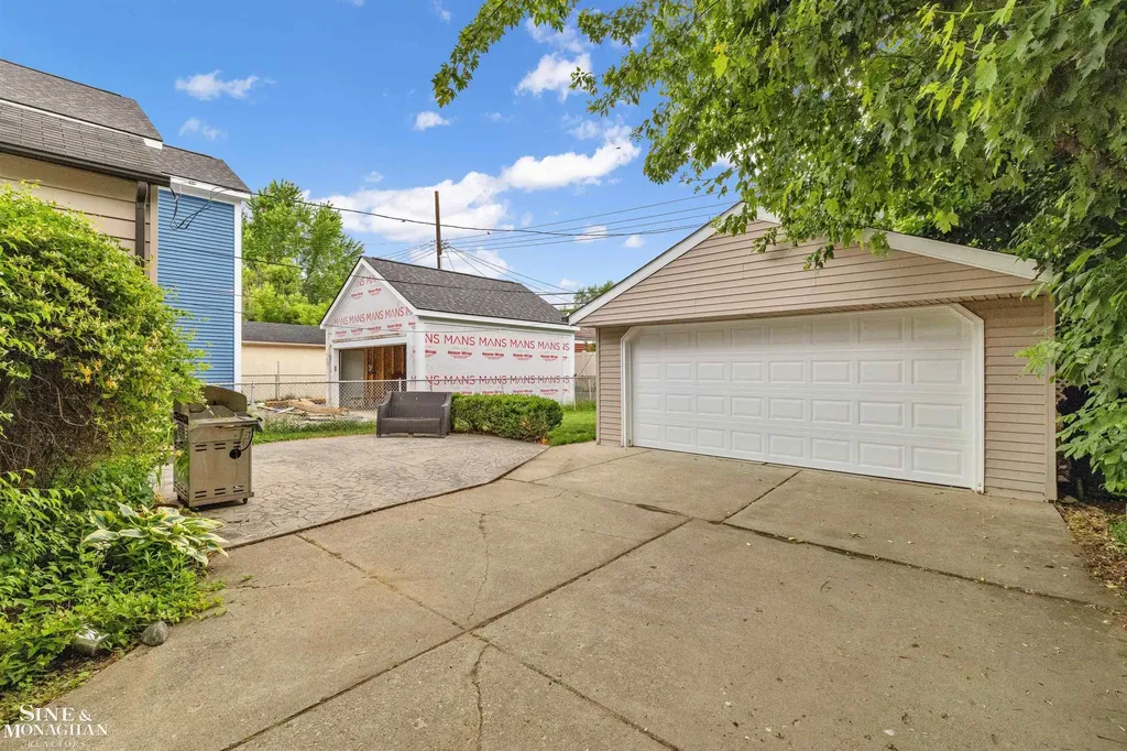 3621 Buckingham Avenue Berkley City MI 48072