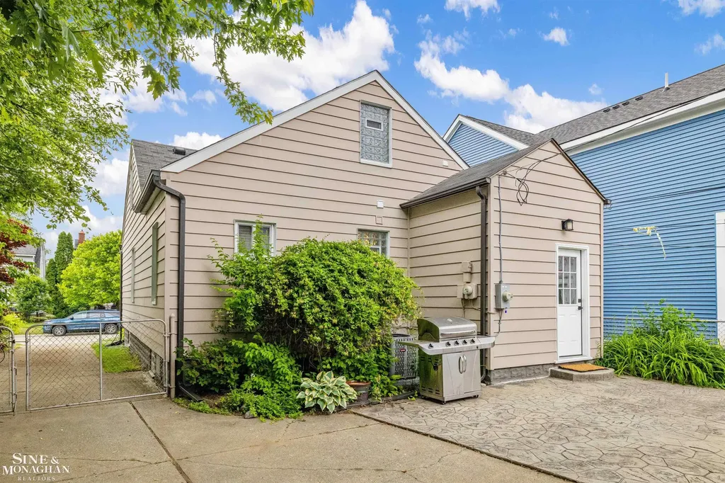 3621 Buckingham Avenue Berkley City MI 48072